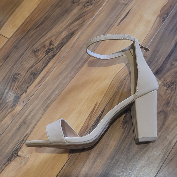 Windsor tan block heels - Picture 4 of 7